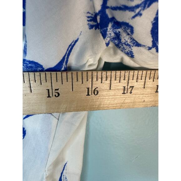 Flying Tomato wrap blouse  blue and white floral print puff sleeves size Large - Picture 8 of 9